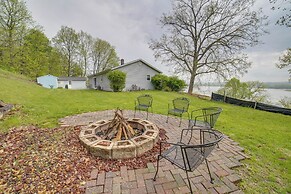 Watch the Sunrise at This Quaint Lake-view Cottage