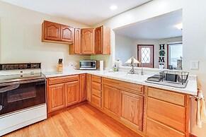 Watch the Sunrise at This Quaint Lake-view Cottage