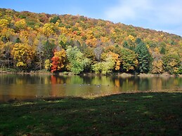 Spacious Home w/ Deck, Grill & Delaware River View