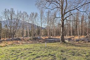 Spacious & Private Home w/ Lazy Mountain View