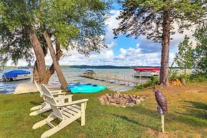 Spacious Lake Leelanau Cottage w/ Fire Pit!