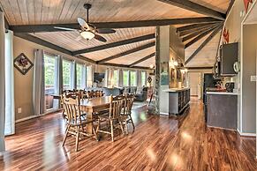 Gatlinburg House w/ Pool Table & Forest Views!