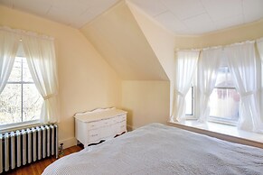 Charming Saco Apartment ~ 4 Mi to the Beach!