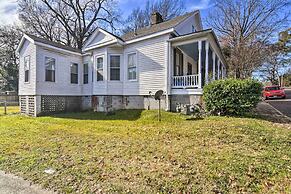 Stylish Vicksburg Apt w/ Porch - 2 Mi to Casino!