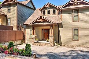 Center Hill Lake Rental: Steps to Hurricane Marina