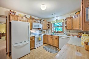 Charming Apartment w/ Yard & Beautiful Gardens!