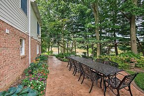 Charming Apartment w/ Yard & Beautiful Gardens!