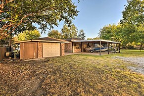 Private Beach & Dock: Home on Eagle Mountain Lake