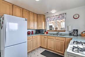 Pet-friendly Aurora House w/ Mountain Views!