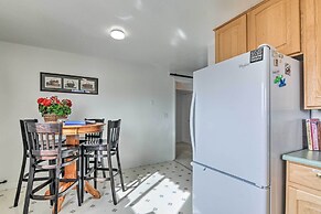 Pet-friendly Aurora House w/ Mountain Views!