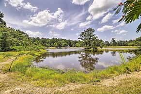 Stylish Woodville Cabin: Fishing Dock Access!