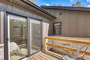 Private Black Hills Home w/ Corral: Horses Welcome