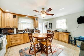 Walk to Walnut St: Shadyside House w/ Deck