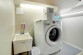 Walk to Walnut St: Shadyside House w/ Deck