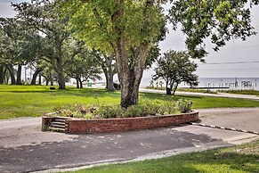 'the Palm' Bay St. Louis Home - Walk to Beach!