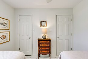 'the Palm' Bay St. Louis Home - Walk to Beach!