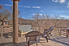 Medicine Park Cabin w/ Mountain Views!