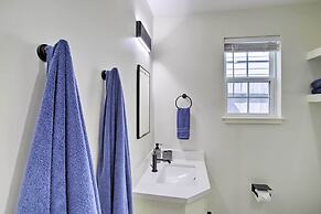 Houston Apt w/ EV Charging: 3 Mi to Downtown!