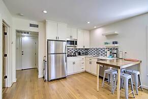 Houston Apt w/ EV Charging: 3 Mi to Downtown!