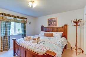 Pet-friendly California Cabin w/ Beach Access