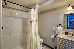 Spacious Fairplay Cabin w/ Views ~ 21 Mi to Breck!