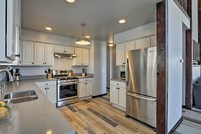 Spacious Fairplay Cabin w/ Views ~ 21 Mi to Breck!