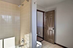 Spacious Fairplay Cabin w/ Views ~ 21 Mi to Breck!