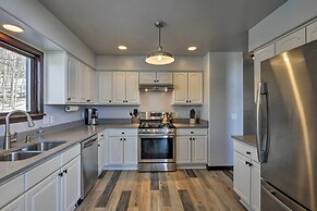 Spacious Fairplay Cabin w/ Views ~ 21 Mi to Breck!