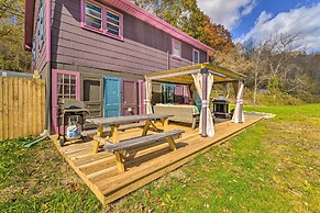 Pet-friendly Bakersville Cottage w/ Views!