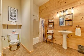 'grizzly Tower' Packwood Cabin w/ Hot Tub!