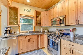 'grizzly Tower' Packwood Cabin w/ Hot Tub!