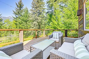 'grizzly Tower' Packwood Cabin w/ Hot Tub!