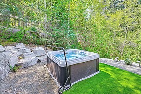 'grizzly Tower' Packwood Cabin w/ Hot Tub!