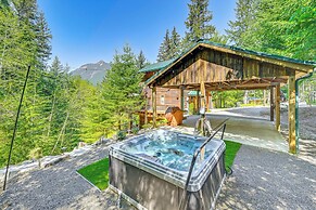 'grizzly Tower' Packwood Cabin w/ Hot Tub!