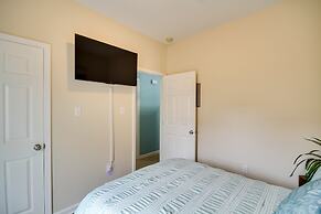 Walk to Beach: Gulfport Retreat w/ Patio