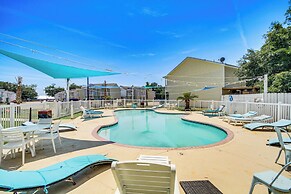 Walk to Beach: Gulfport Retreat w/ Patio