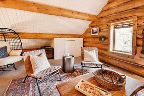Remodeled Fairplay Log Cabin w/ Sauna + Loft!