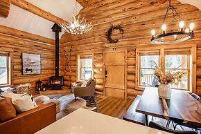 Remodeled Fairplay Log Cabin w/ Sauna + Loft!