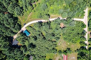 Secluded Log Cabin in NW Michigan: Hot Tub & Deck