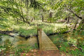 Secluded Log Cabin in NW Michigan: Hot Tub & Deck