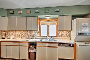 Old Ocean Beach Apt by Pier + Palace Playland