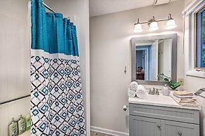 Peaceful Roan Mountain Escape: On-site Creek!