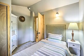 Pet-friendly Cabin: Minutes to Gig Harbor!