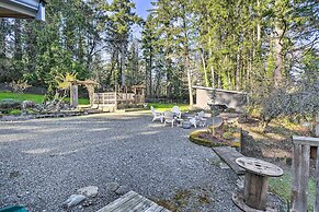 Pet-friendly Cabin: Minutes to Gig Harbor!