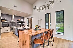 Riverfront Heber Springs Home With Dock & Slip!