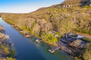 Riverfront Heber Springs Home With Dock & Slip!