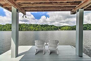 Lakefront Hiwassee Home w/ Private Dock & Deck!