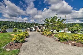 Lakefront Hiwassee Home w/ Private Dock & Deck!