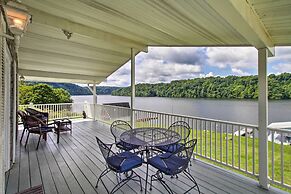 Lakefront Hiwassee Home w/ Private Dock & Deck!