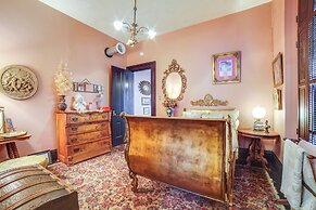 Vintage Apartment in Historic Downtown La Porte!